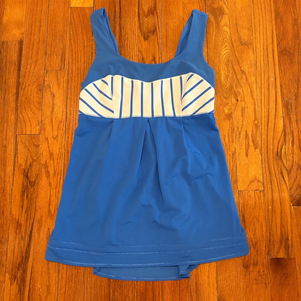 Lululemon Women 4 Scoop Neck Tank Top Blue Striped Empire Waist Active Yoga Gym